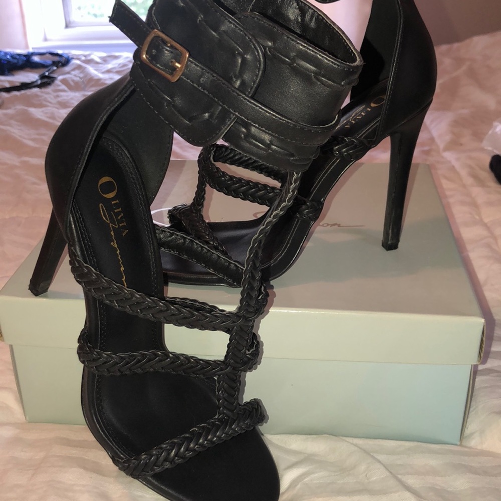 Heels - Picture 2 of 3